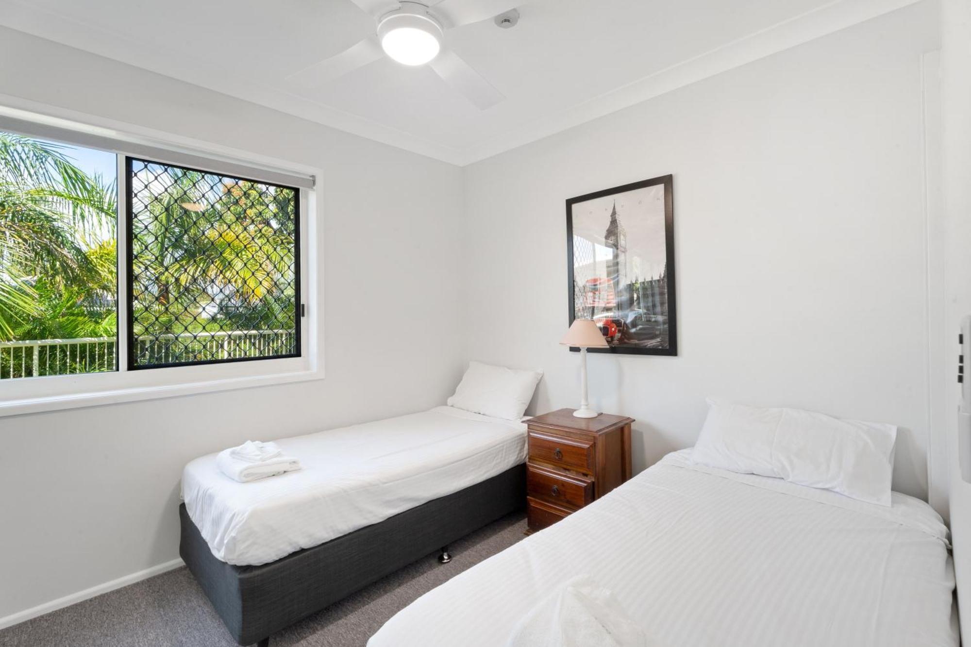 Charlton On The Esplanade Aparthotel Hervey Bay Buitenkant foto