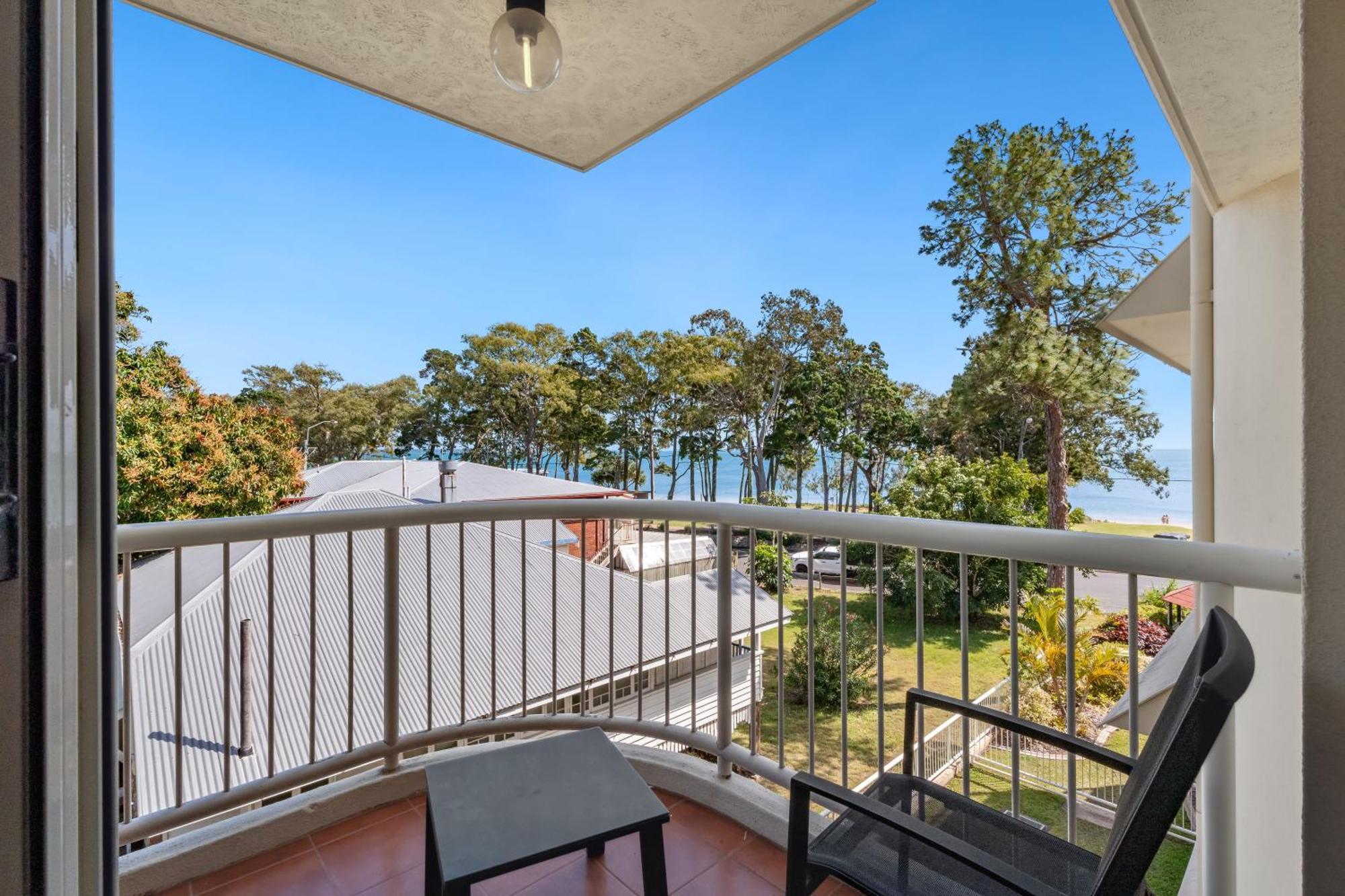 Charlton On The Esplanade Aparthotel Hervey Bay Buitenkant foto