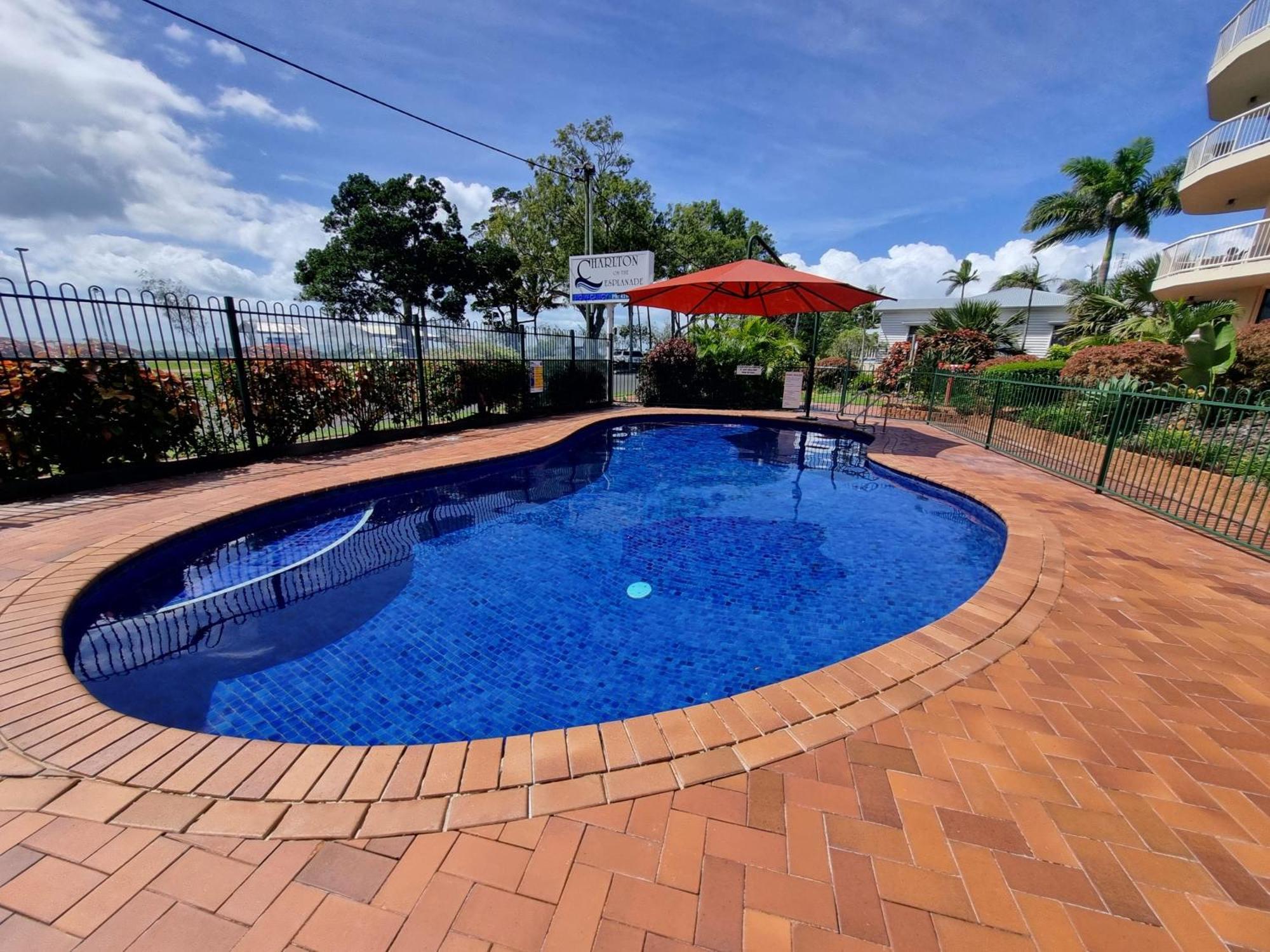 Charlton On The Esplanade Aparthotel Hervey Bay Buitenkant foto
