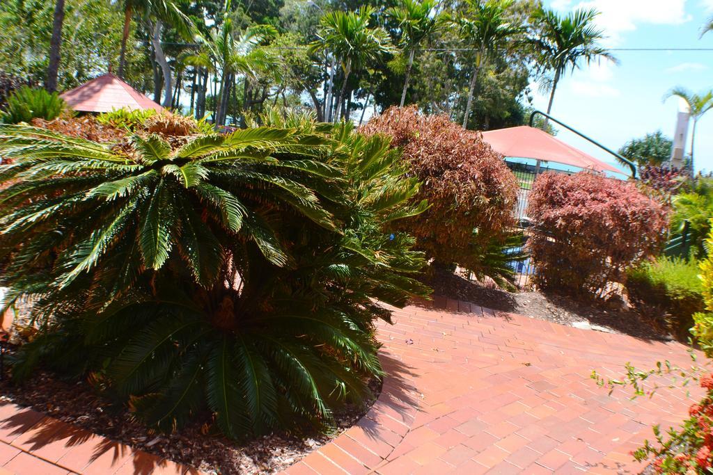 Charlton On The Esplanade Aparthotel Hervey Bay Buitenkant foto